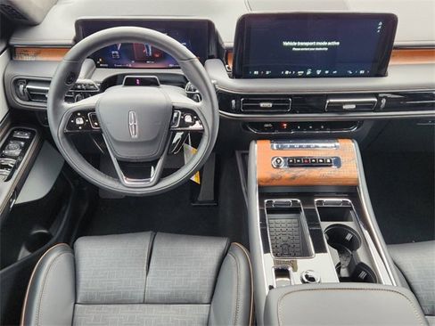 New 2025 Lincoln Aviator Black Label image 25