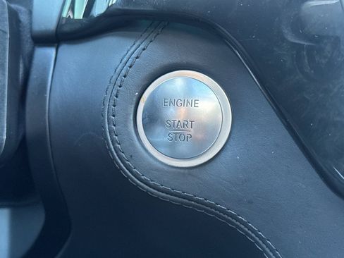 Used 2015 Mercedes-Benz GL 63 AMG 4MATIC image 34