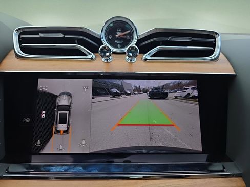 New 2025 Bentley Bentayga image 23