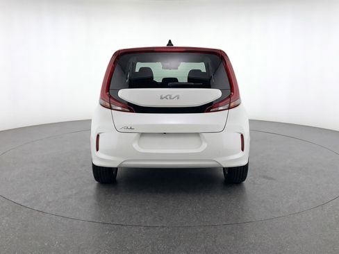 Used 2025 Kia Soul LX w/ LX Technology Package FWD image 7