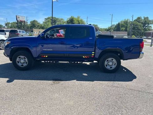 Used 2023 Toyota Tacoma SR5 RWD image 8