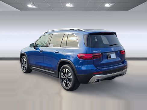 Certified 2026 Mercedes-Benz GLB 250 4MATIC image 3