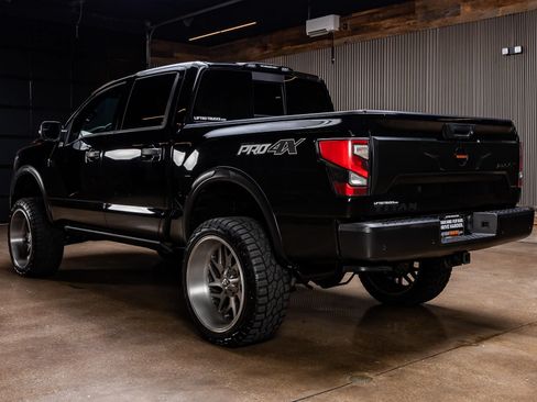 Used 2021 Nissan Titan PRO-4X w/ Pro-4x Convenience Package AWD/4WD image 5