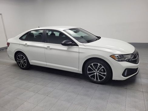 Used 2024 Volkswagen Jetta Sport image 11