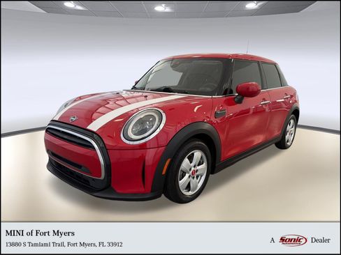 Used 2022 MINI Cooper 4-Door Hardtop w/ Storage Package FWD image 1
