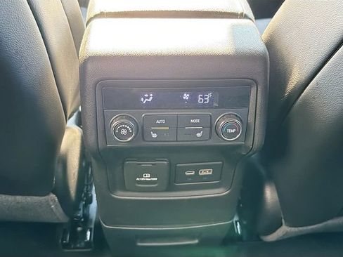 Used 2021 GMC Acadia SLT w/ Technology Package image 21