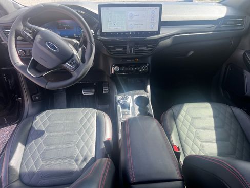 Used 2023 Ford Escape ST-Line Elite w/ Premium Technology Package image 3