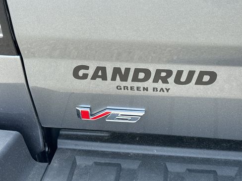 Used 2022 GMC Canyon Elevation w/ Elevation Premium Package AWD/4WD image 10
