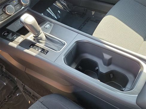 New 2025 Nissan Kicks S image 9