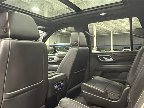 Used 2021 Chevrolet Tahoe Premier w/ Premium Package image 15