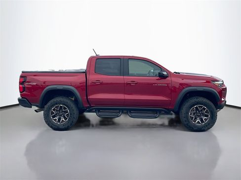 Used 2024 Chevrolet Colorado ZR2 w/ Technology Package image 8