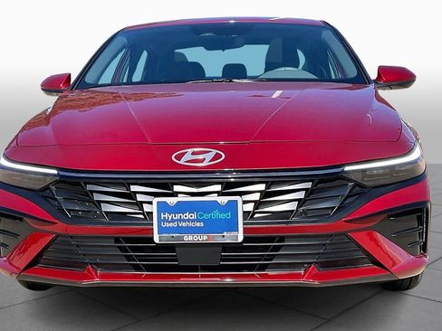 Certified 2025 Hyundai Elantra SEL image 3
