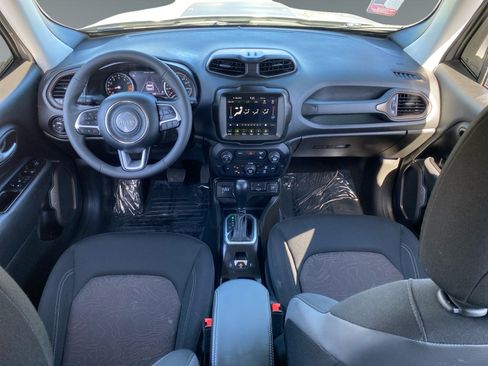 Used 2023 Jeep Renegade Latitude AWD/4WD image 10