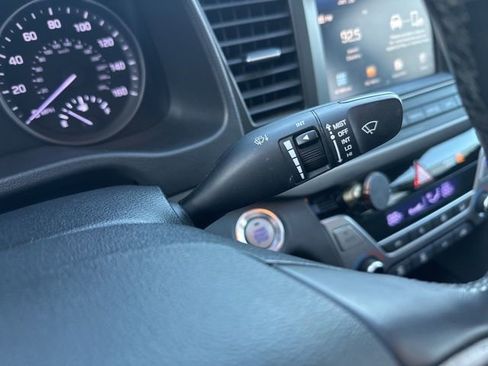 Used 2017 Hyundai Elantra Value Edition image 20