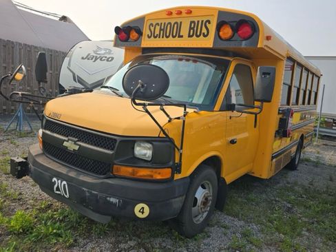 Used 2010 Chevrolet Express 3500 Extended w/ School Bus Package image 2