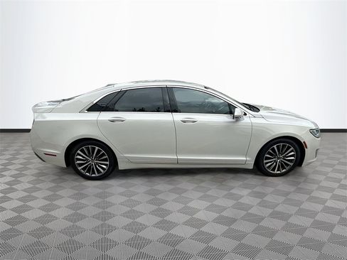 Used 2019 Lincoln MKZ Premiere image 9