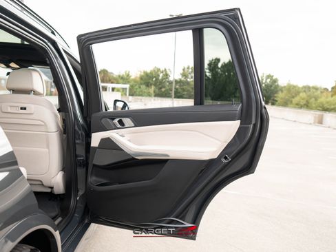 Used 2021 BMW X7 xDrive40i w/ M Sport Package image 50