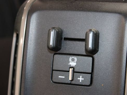 Used 2015 Chevrolet Silverado 1500 High Country AWD/4WD image 30