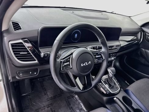 Used 2024 Kia Seltos S AWD/4WD image 9