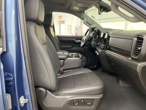 Used 2024 GMC Sierra 1500 SLT image 18