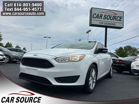 Used 2016 Ford Focus SE FWD image 1