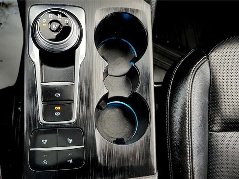 Used 2020 Ford Escape Titanium image 30