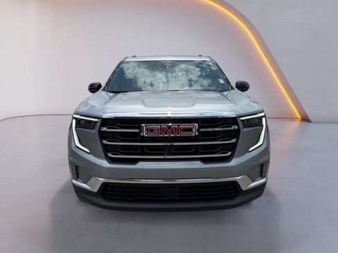 Used 2026 GMC Acadia Elevation w/ Elevation Premium Package AWD/4WD image 8