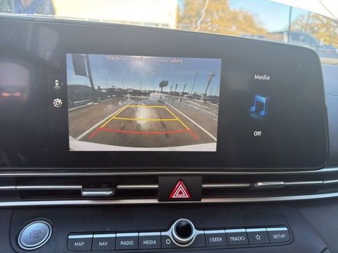 Used 2023 Hyundai Elantra SEL w/ Convenience Package image 10