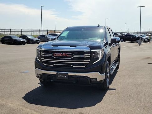 Used 2025 GMC Sierra 1500 SLT AWD/4WD image 1