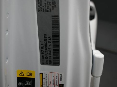 Used 2024 Jeep Wrangler Sahara w/ Technology Group image 20