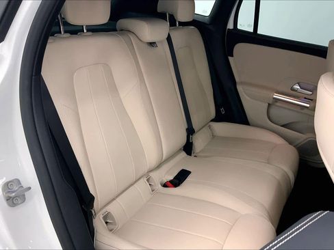 Used 2026 Mercedes-Benz GLA 250 image 14