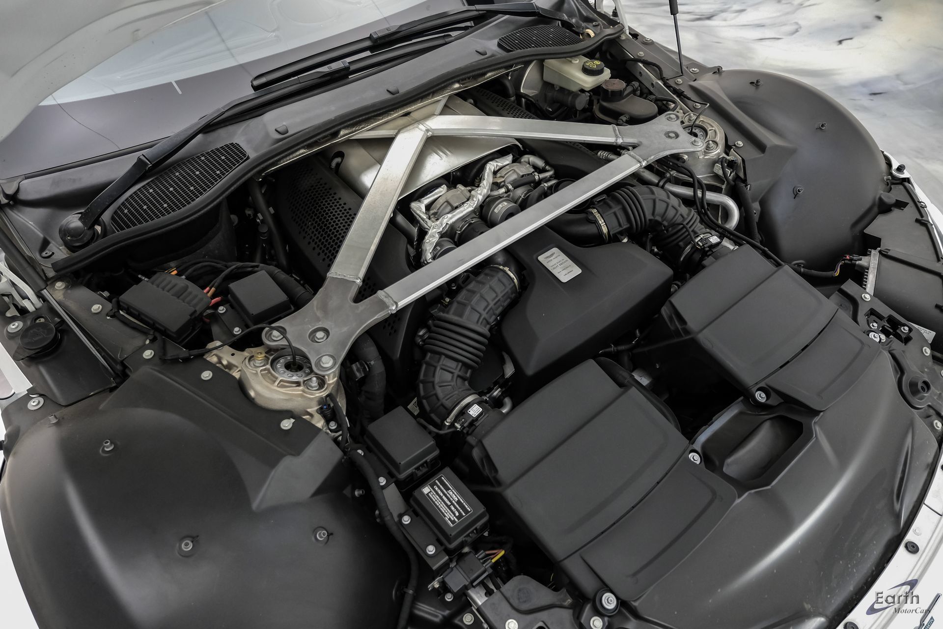 Used 2022 Aston Martin V8 Vantage Coupe RWD image 92