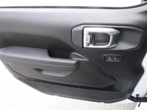 Used 2025 Jeep Wrangler Sport image 13