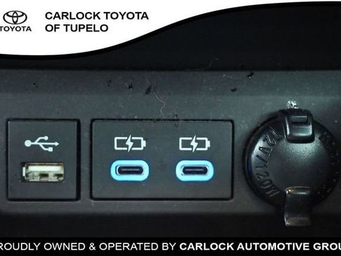 Used 2022 Toyota Highlander XSE FWD image 32