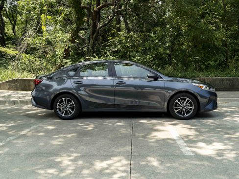Used 2023 Kia Forte LXS FWD image 10