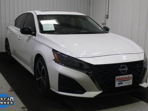 Used 2024 Nissan Altima 2.5 SR w/ SR Premium Package image 1