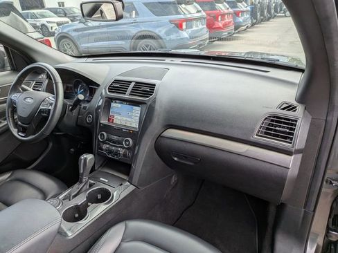 Certified 2019 Ford Explorer XLT w/ Equipment Group 202A AWD/4WD image 22