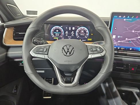 New 2026 Volkswagen Tiguan SEL R-Line AWD/4WD image 14