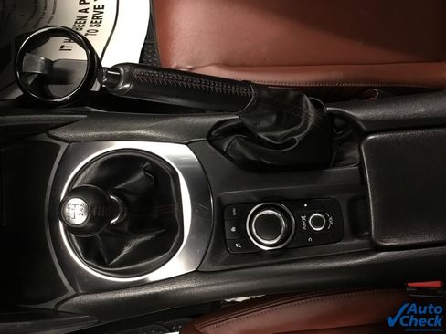 Used 2018 MAZDA MX-5 Miata RF Grand Touring image 53