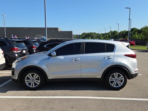 Used 2017 Kia Sportage LX FWD image 4