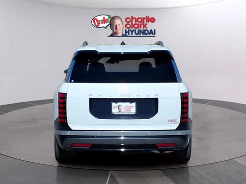 New 2026 Hyundai Palisade Limited FWD image 4