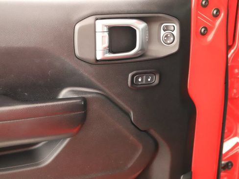 Used 2020 Jeep Gladiator Mojave AWD/4WD image 22