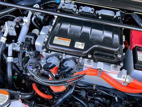 Used 2023 Lexus RZ 450e Premium image 31