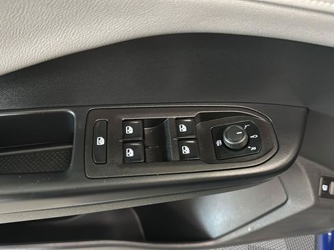 Used 2024 Volkswagen Taos SE w/ Black Wheel Plus Package AWD/4WD image 19