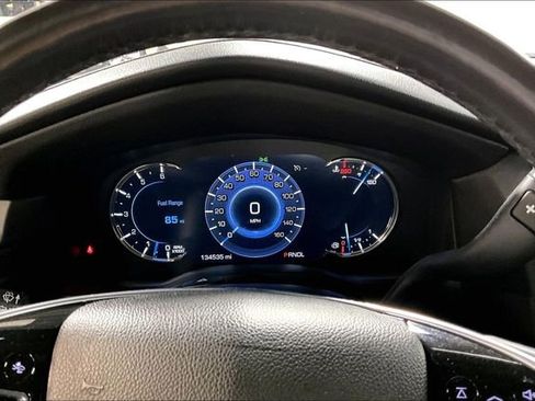 Used 2018 Cadillac Escalade Luxury image 15