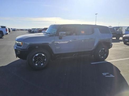 Used 2024 GMC Hummer EV 2X w/ Extreme Off-Road Package AWD/4WD image 9
