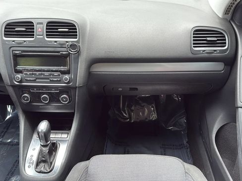 Used 2013 Volkswagen Golf 4-Door FWD image 27
