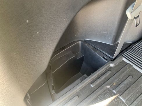 Used 2023 Toyota Highlander LE image 37