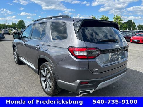 Used 2025 Honda Pilot Elite image 4