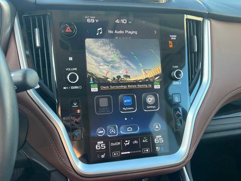 Used 2021 Subaru Outback Touring w/ Popular Package #2 image 21